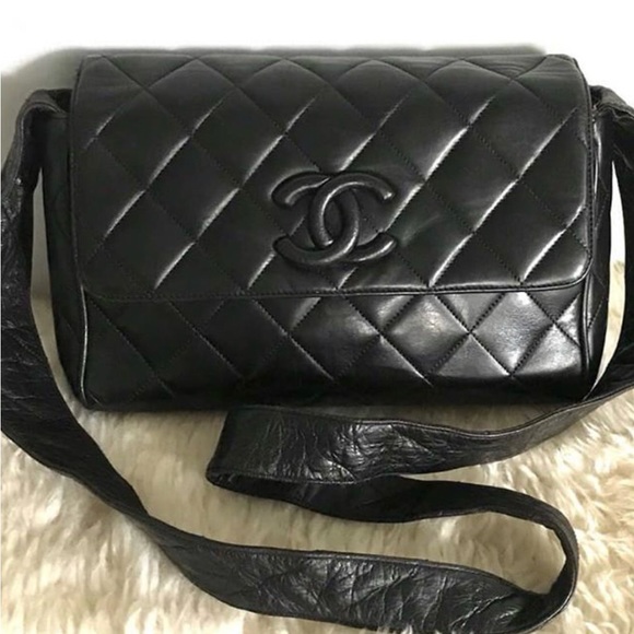 AUTH CHANEL BLACK LAMBSKIN CROSSBODY RARE VINTAGE CLASSIC FLAP QUILTED BAG EUC - Picture 1 of 16